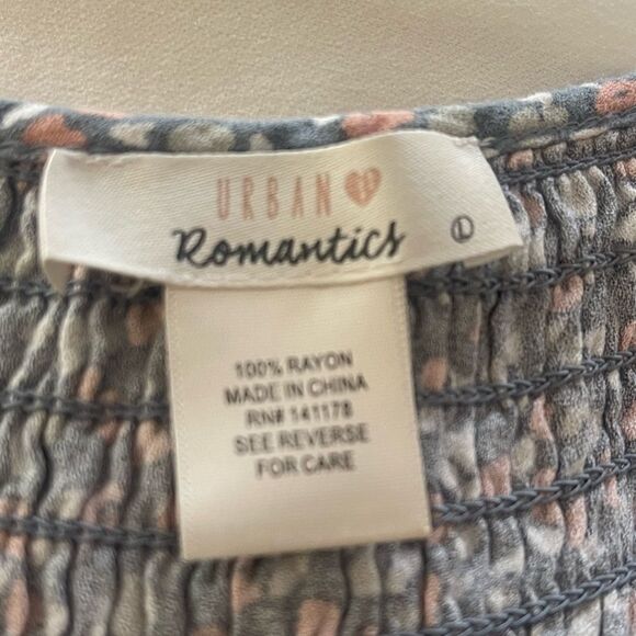 Urban Romantics Smocked Top Size Large juniors. - Picture 6 of 7